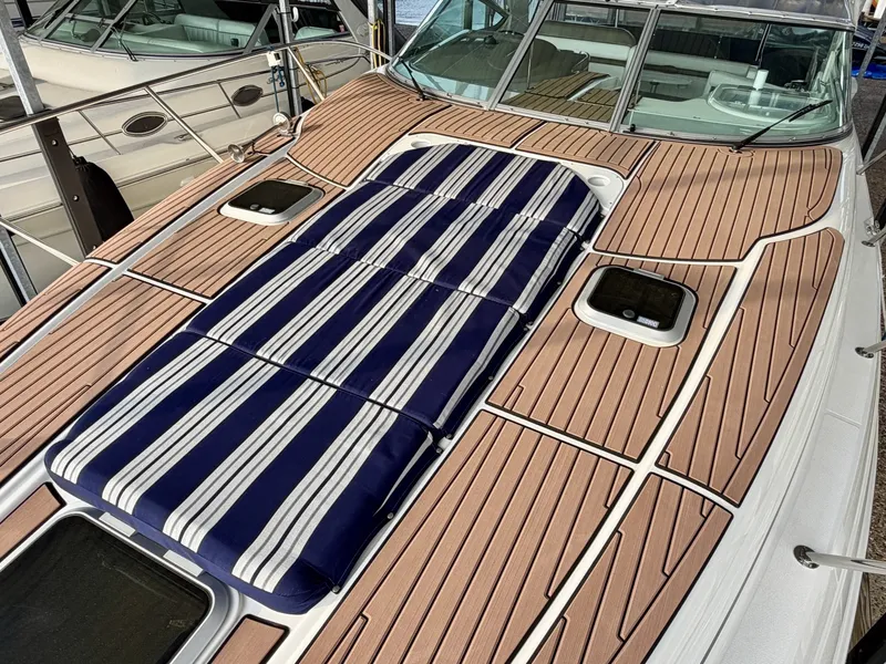 Slide: The Image of Rinker 350 Express Cruiser 2007 - 90