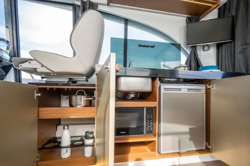 Slide: The Image of Beneteau Antares 11 2023 - 7