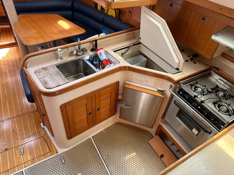 Slide: The Image of Catalina 400 mkII 2002 - 14