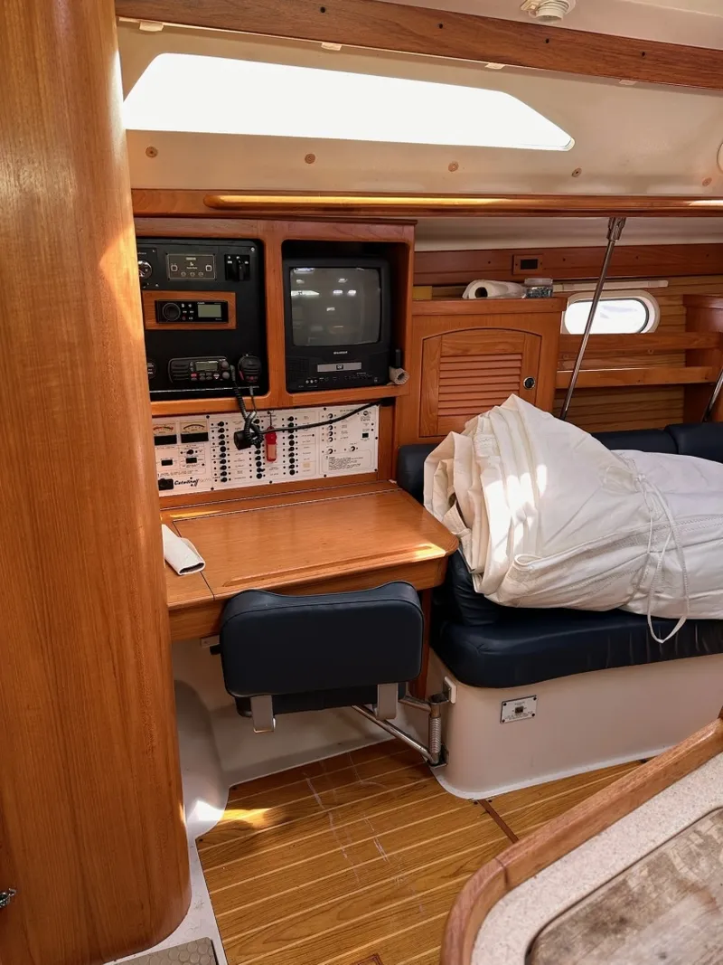 Slide: The Image of Catalina 400 mkII 2002 - 26