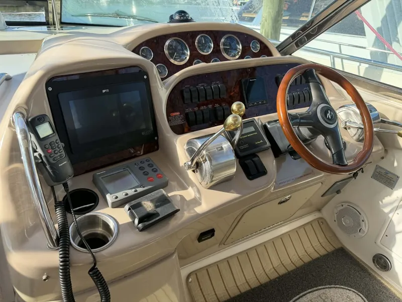 Slide: The Image of Sea Ray 36 Sundancer 2002 - 17