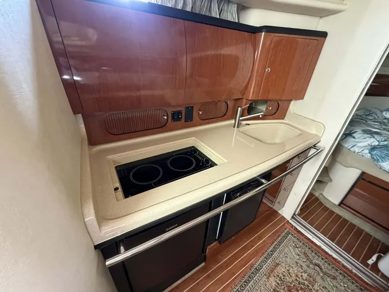 Slide: The Image of Sea Ray 36 Sundancer 2002 - 24