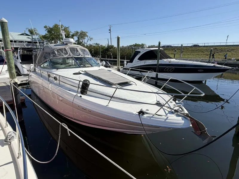Slide: The Image of Sea Ray 36 Sundancer 2002 - 7