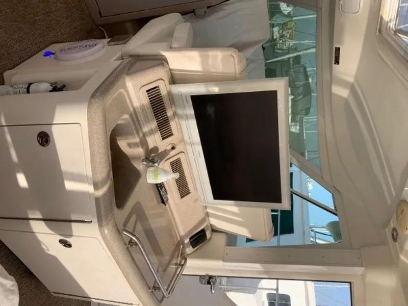 Slide: The Image of Sea Ray 390 Motor Yacht 2004 - 18