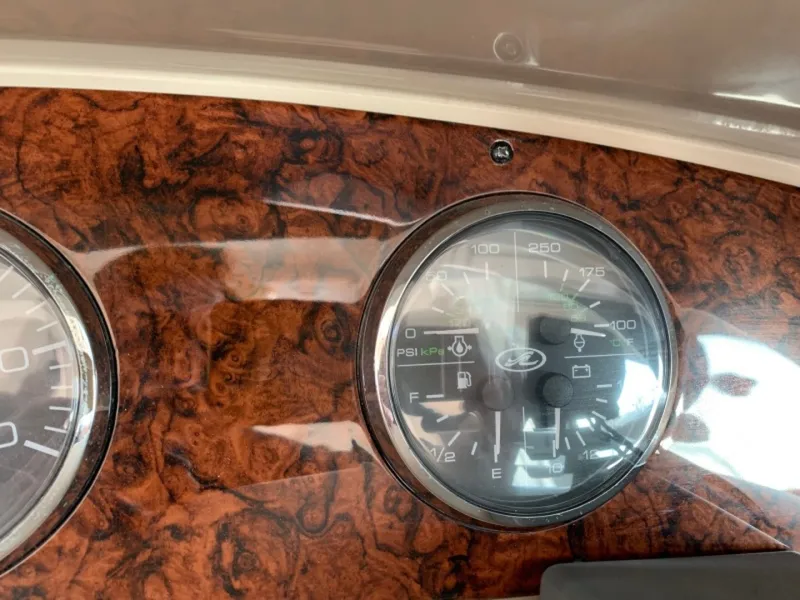 Slide: The Image of Sea Ray 390 Motor Yacht 2004 - 30
