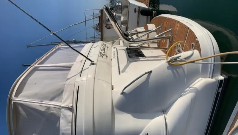 Slide: The Image of Sea Ray 390 Motor Yacht 2004 - 4