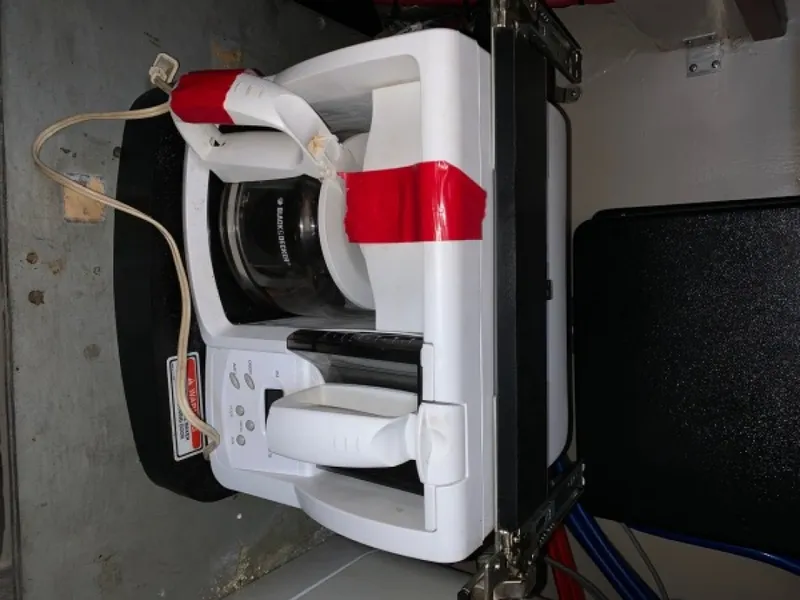 Slide: The Image of Sea Ray 390 Motor Yacht 2004 - 61