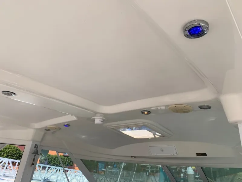 Slide: The Image of Sea Ray 390 Motor Yacht 2004 - 88