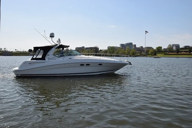 Slide: The Image of Sea Ray 390 Sundancer 2004 - 2