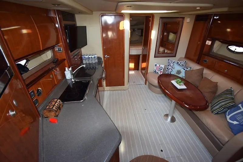 Slide: The Image of Sea Ray 390 Sundancer 2004 - 21