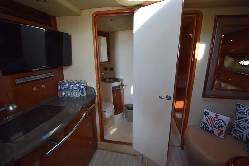 Slide: The Image of Sea Ray 390 Sundancer 2004 - 23