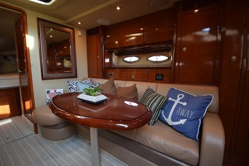 Slide: The Image of Sea Ray 390 Sundancer 2004 - 24