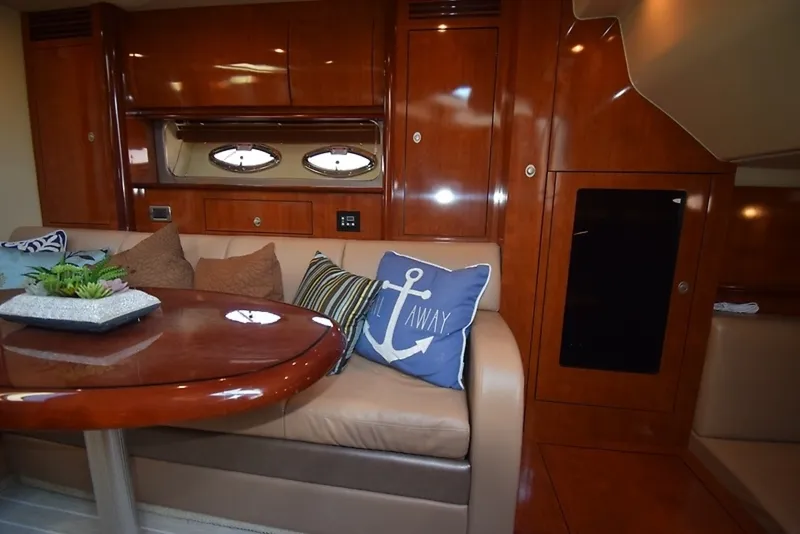 Slide: The Image of Sea Ray 390 Sundancer 2004 - 25