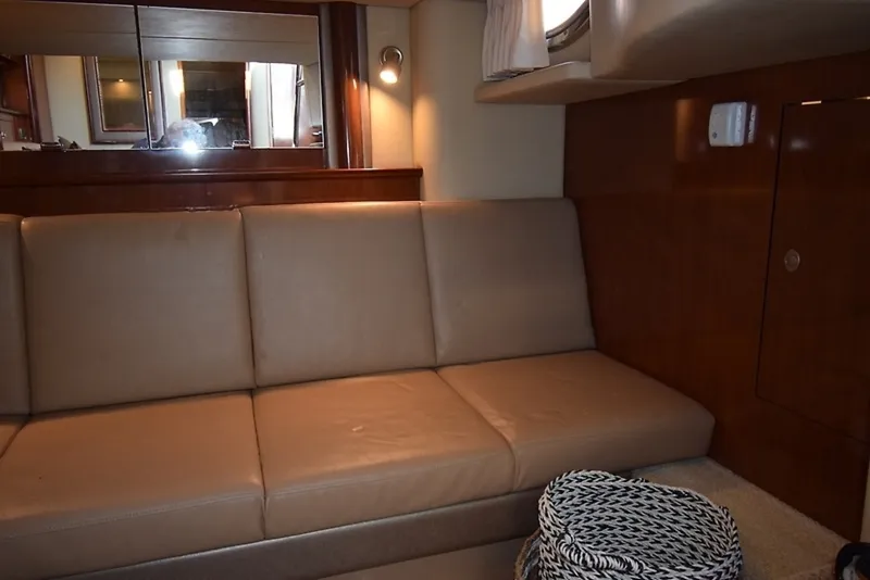 Slide: The Image of Sea Ray 390 Sundancer 2004 - 28