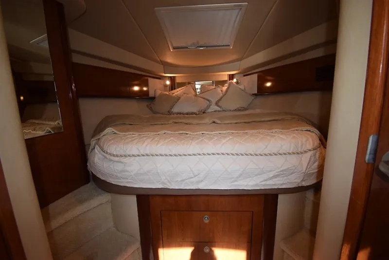 Slide: The Image of Sea Ray 390 Sundancer 2004 - 29