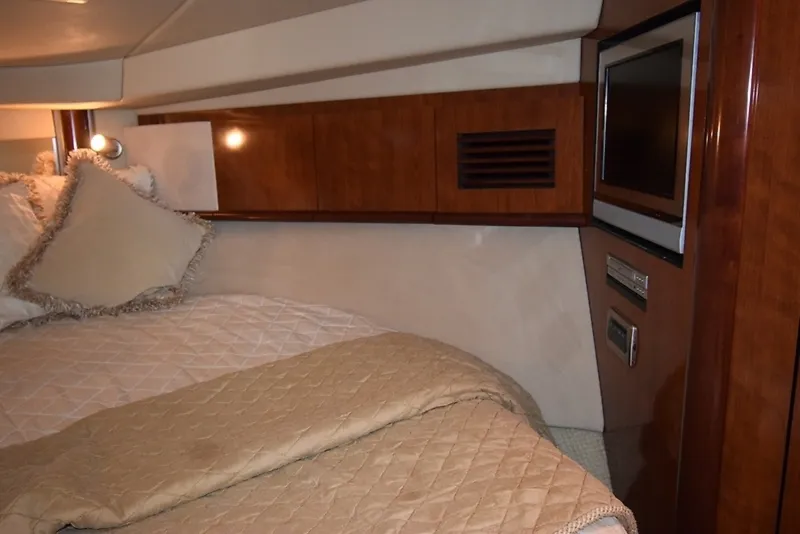 Slide: The Image of Sea Ray 390 Sundancer 2004 - 32