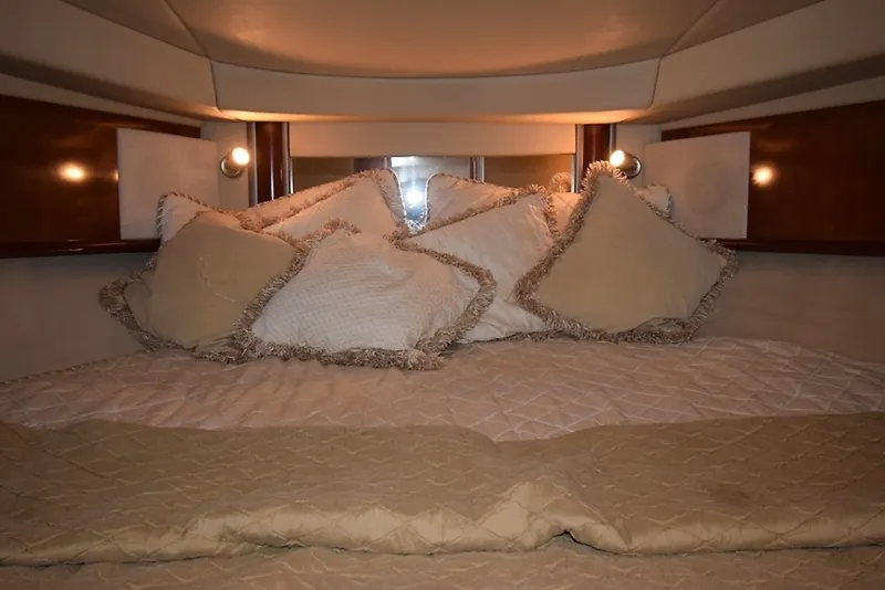 Slide: The Image of Sea Ray 390 Sundancer 2004 - 33