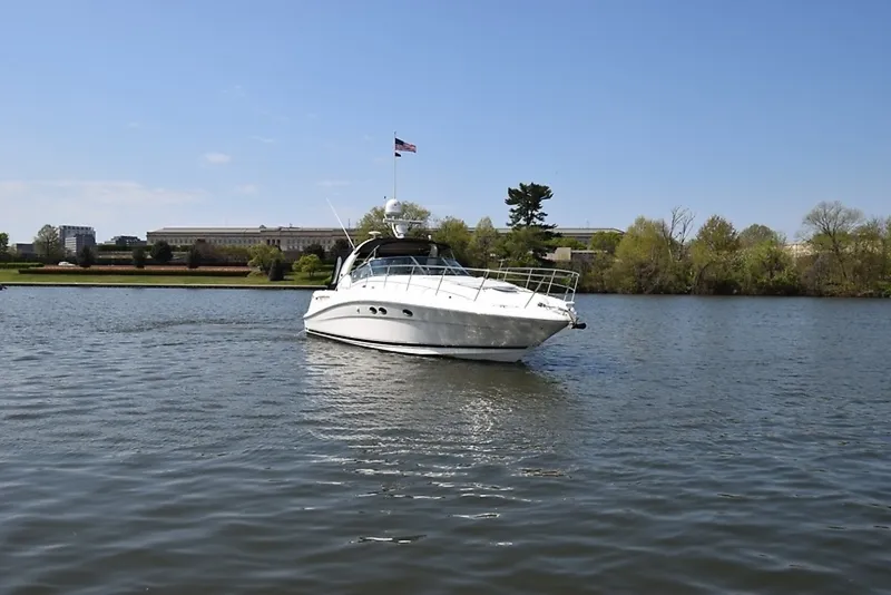 Slide: The Image of Sea Ray 390 Sundancer 2004 - 4