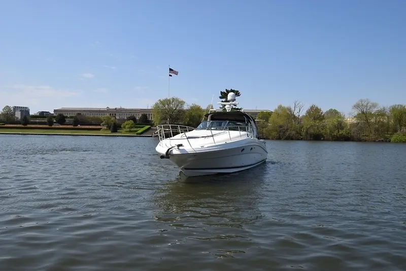 Slide: The Image of Sea Ray 390 Sundancer 2004 - 5