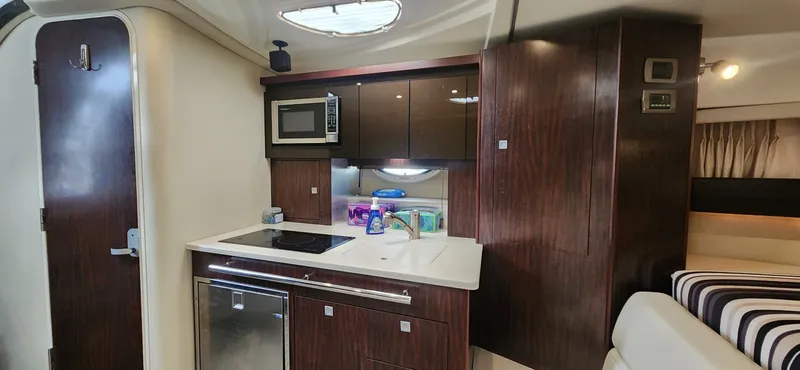 Slide: The Image of Monterey 335 Sport Yacht 2015 - 11