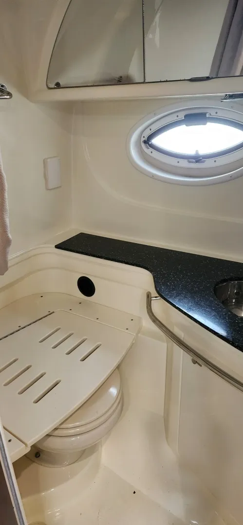 Slide: The Image of Monterey 335 Sport Yacht 2015 - 12