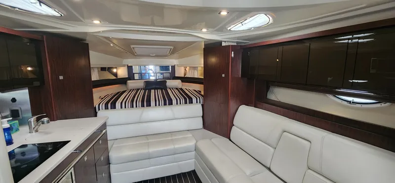 Slide: The Image of Monterey 335 Sport Yacht 2015 - 15