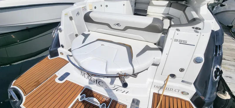 Slide: The Image of Monterey 335 Sport Yacht 2015 - 5