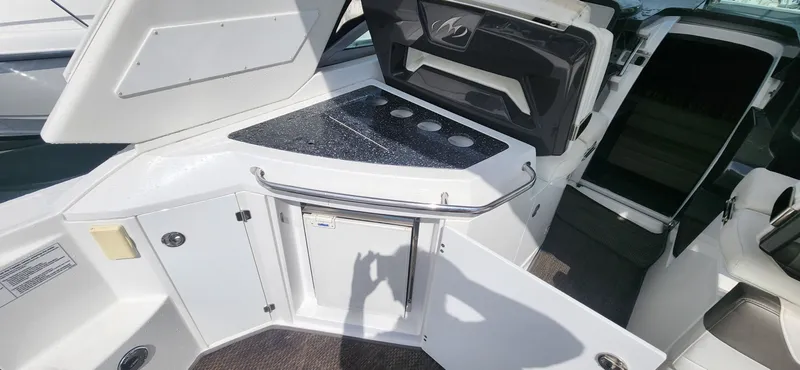 Slide: The Image of Monterey 335 Sport Yacht 2015 - 6