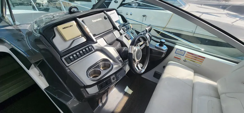 Slide: The Image of Monterey 335 Sport Yacht 2015 - 7