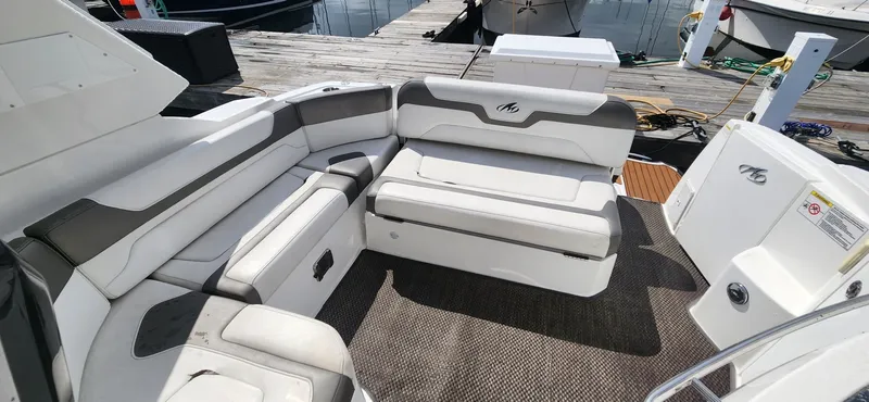 Slide: The Image of Monterey 335 Sport Yacht 2015 - 8