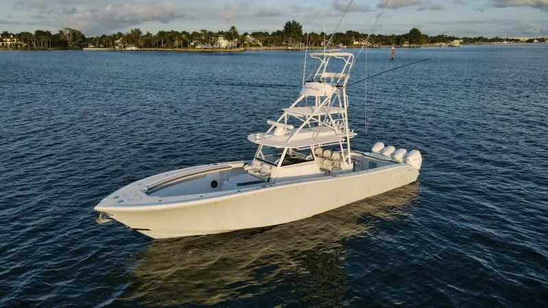 The Image of Yellowfin 42 Offshore 2019 - 0