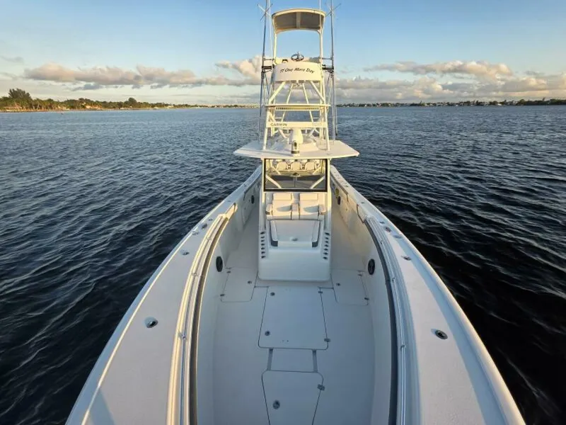 Slide: The Image of Yellowfin 42 Offshore 2019 - 10