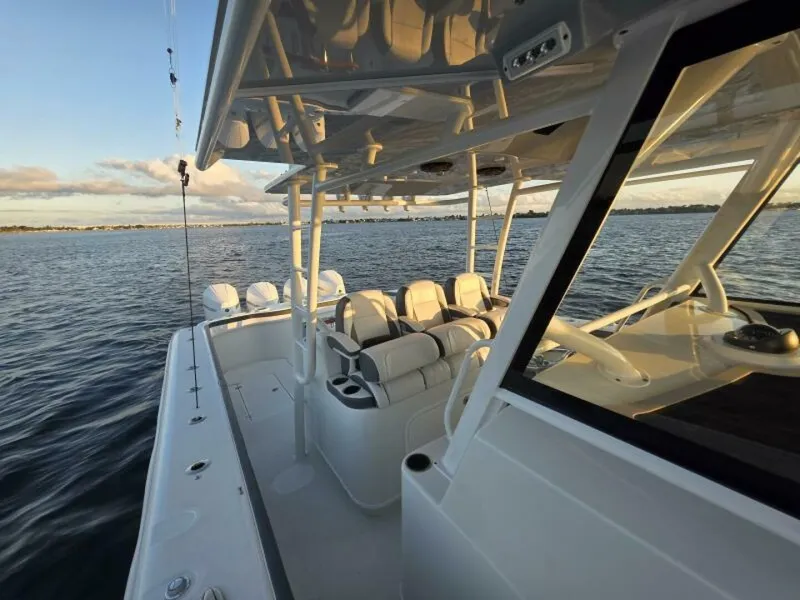 Slide: The Image of Yellowfin 42 Offshore 2019 - 14