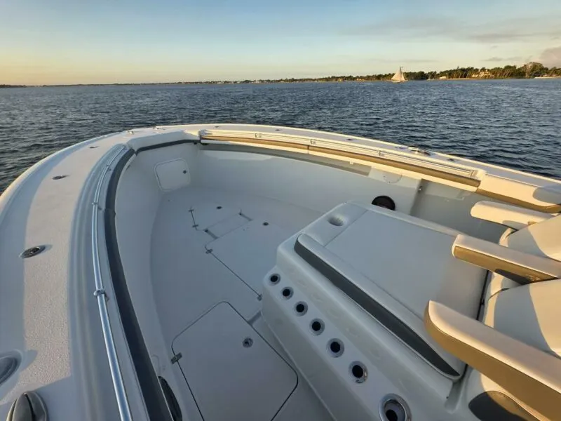 Slide: The Image of Yellowfin 42 Offshore 2019 - 16