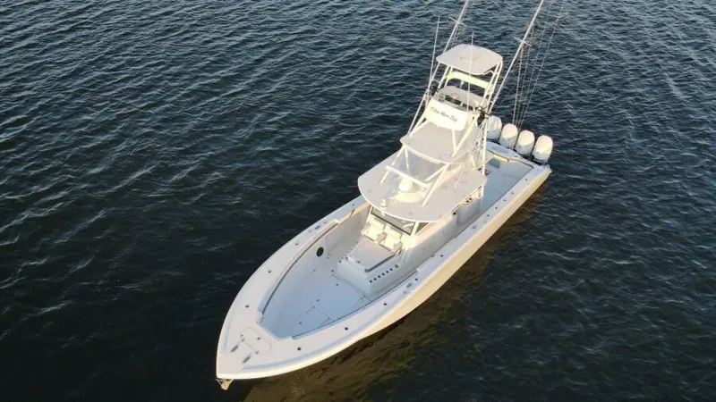 Slide: The Image of Yellowfin 42 Offshore 2019 - 2