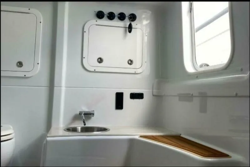 Slide: The Image of Yellowfin 42 Offshore 2019 - 28