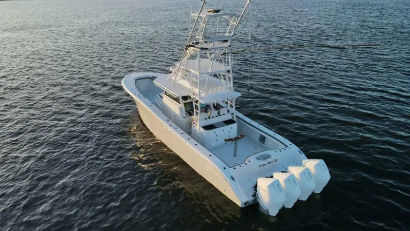 Slide: The Image of Yellowfin 42 Offshore 2019 - 3