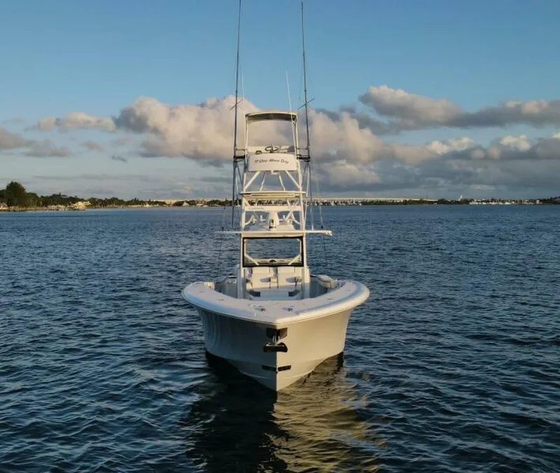Slide: The Image of Yellowfin 42 Offshore 2019 - 4