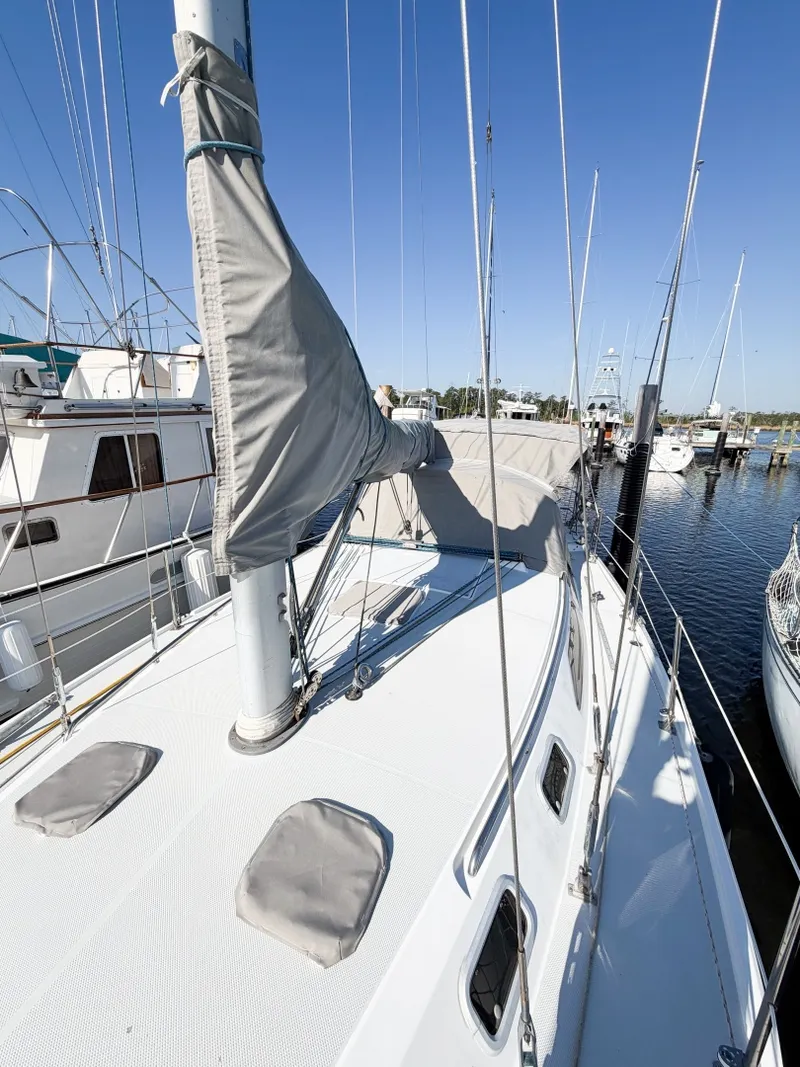Slide: The Image of Catalina 36 Mk II 1996 - 11