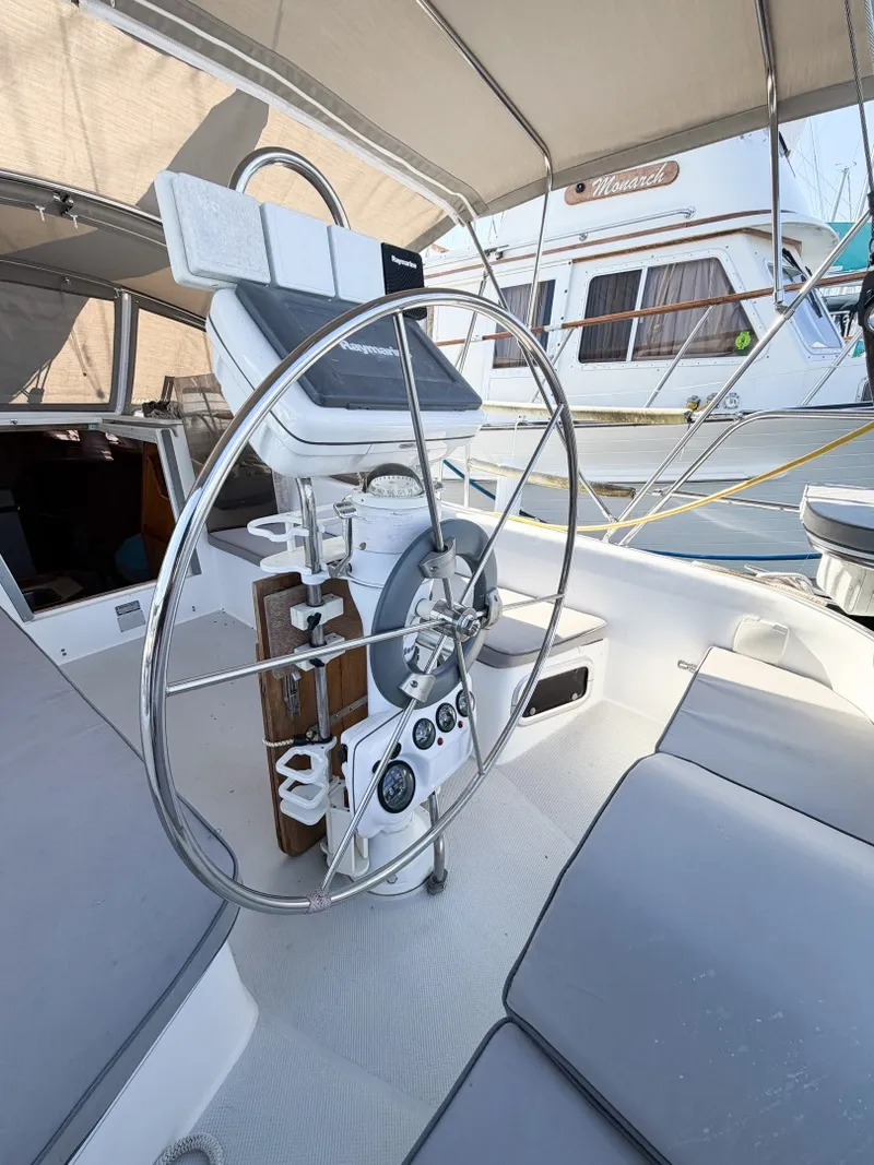 Slide: The Image of Catalina 36 Mk II 1996 - 19