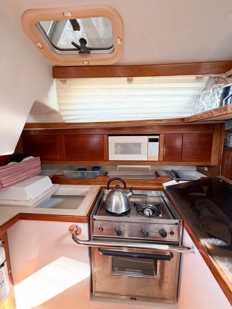 Slide: The Image of Catalina 36 Mk II 1996 - 24