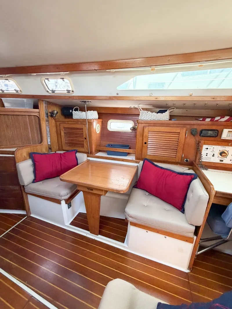 Slide: The Image of Catalina 36 Mk II 1996 - 28