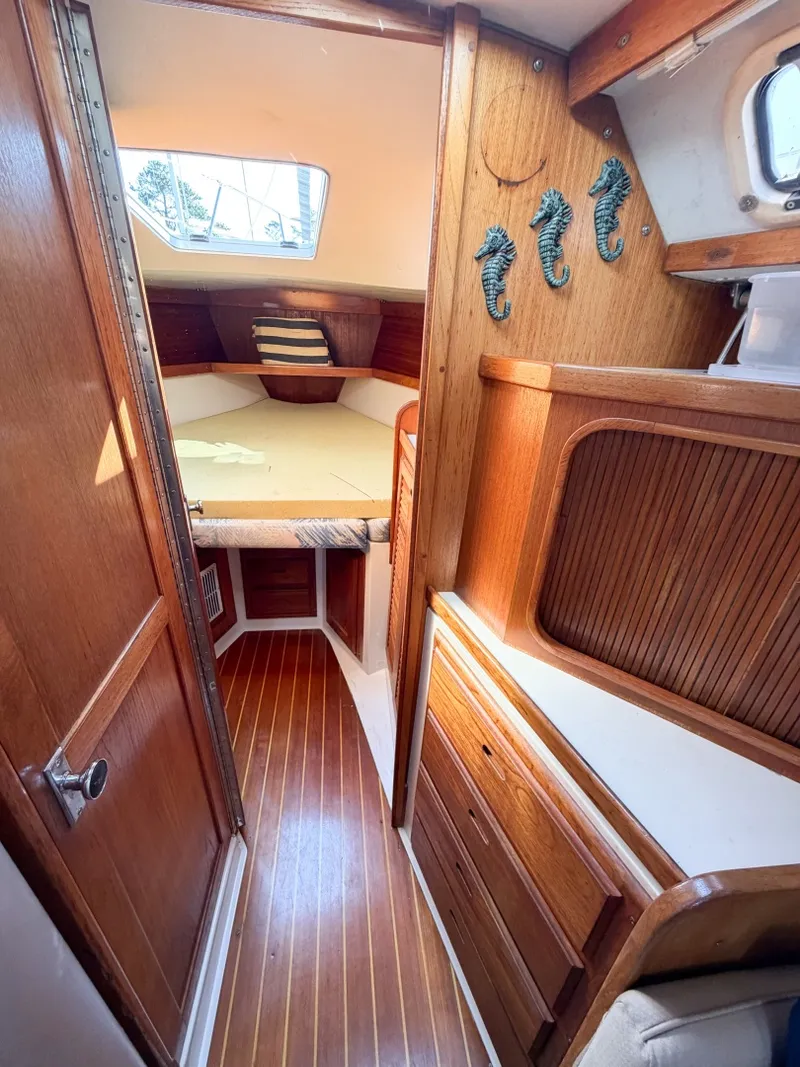 Slide: The Image of Catalina 36 Mk II 1996 - 46