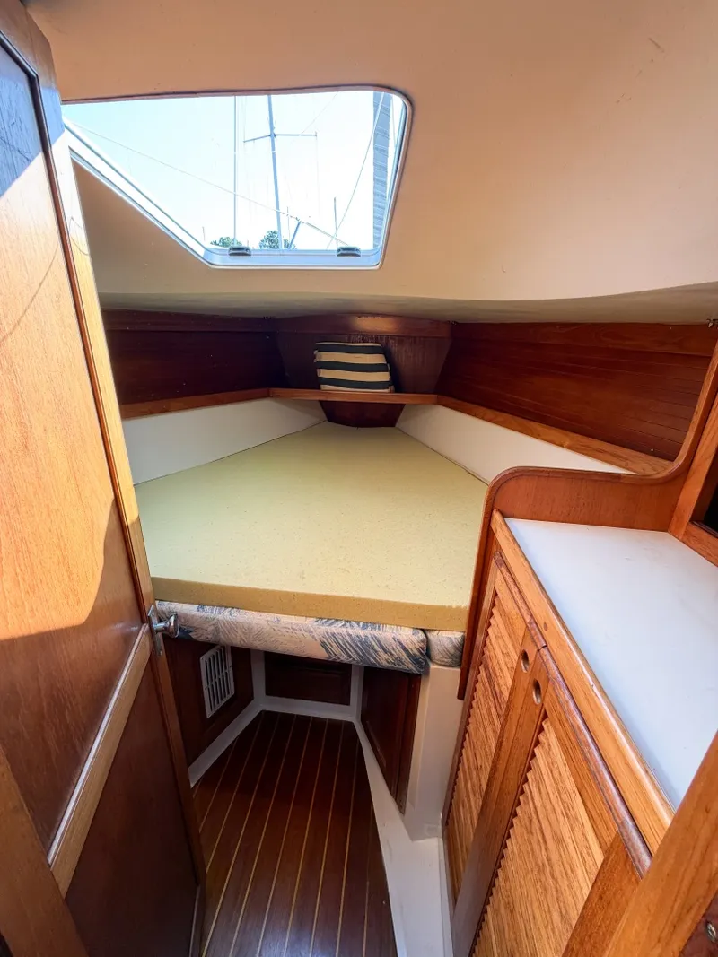 Slide: The Image of Catalina 36 Mk II 1996 - 47