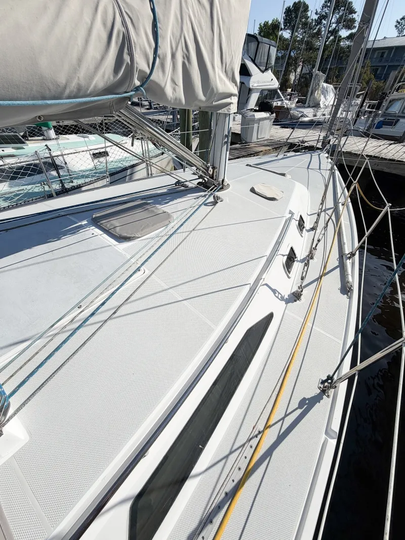 Slide: The Image of Catalina 36 Mk II 1996 - 6