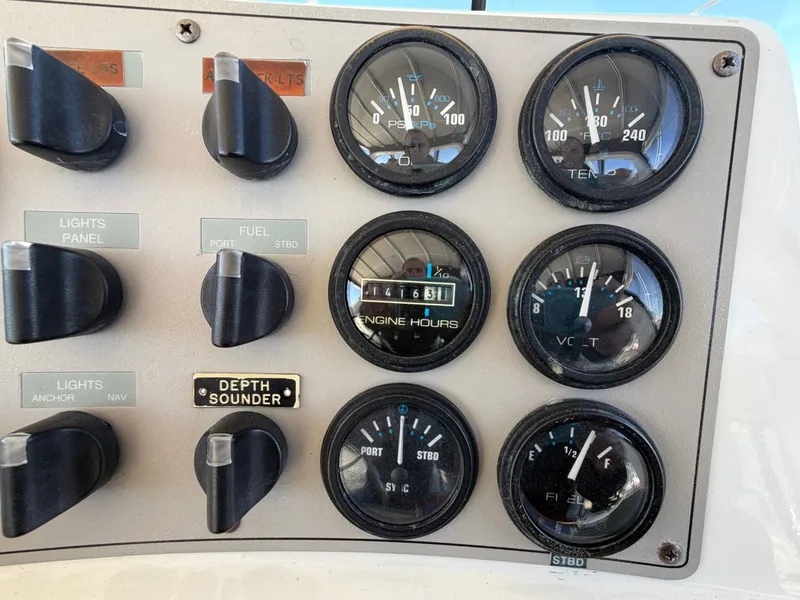Slide: The Image of Carver Yachts 400 Cockpit MY 1997 - 22