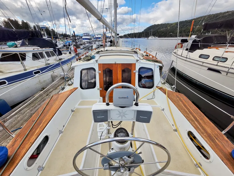 Slide: The Image of Gulf Pilothouse 32 1988 - 10