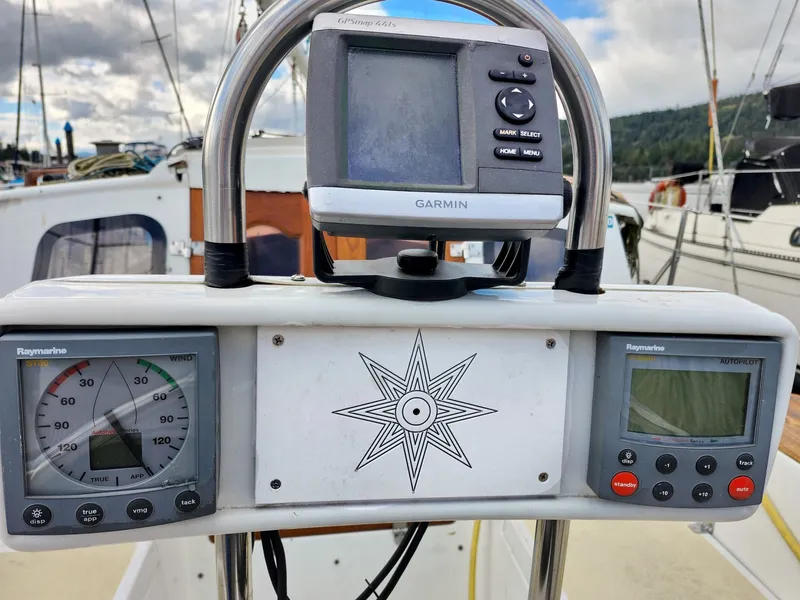 Slide: The Image of Gulf Pilothouse 32 1988 - 11