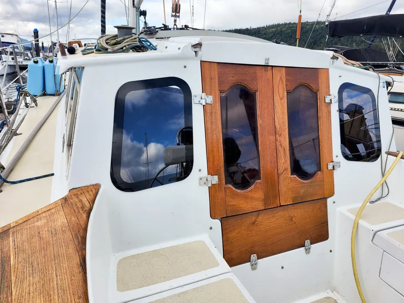 Slide: The Image of Gulf Pilothouse 32 1988 - 13