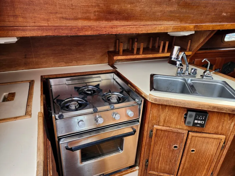 Slide: The Image of Gulf Pilothouse 32 1988 - 18